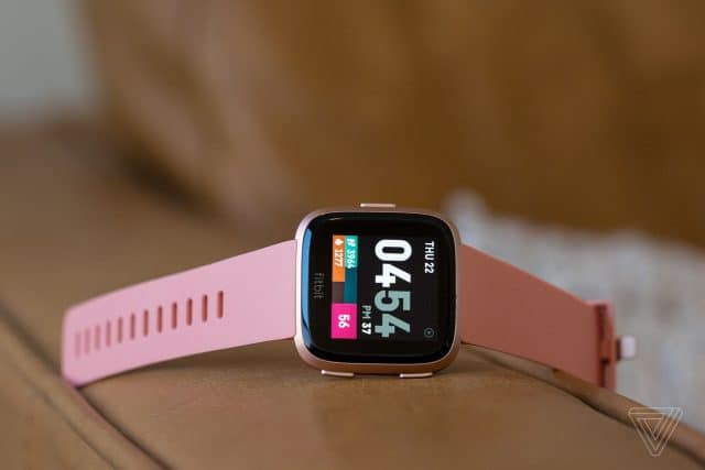 fitbit versa pebble