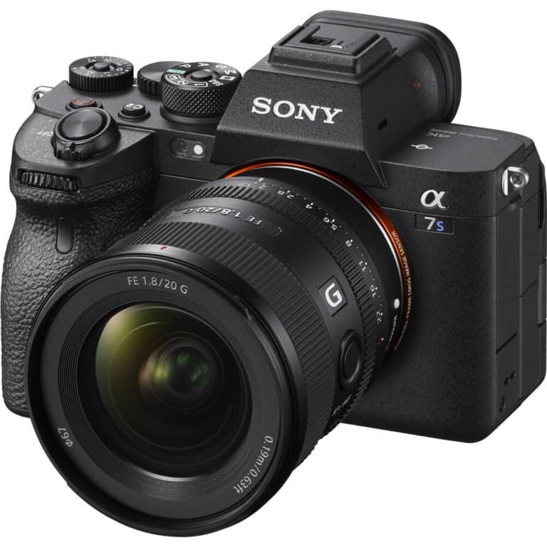 Sony a7S III: Finally, a flippy screen! | Stark Insider